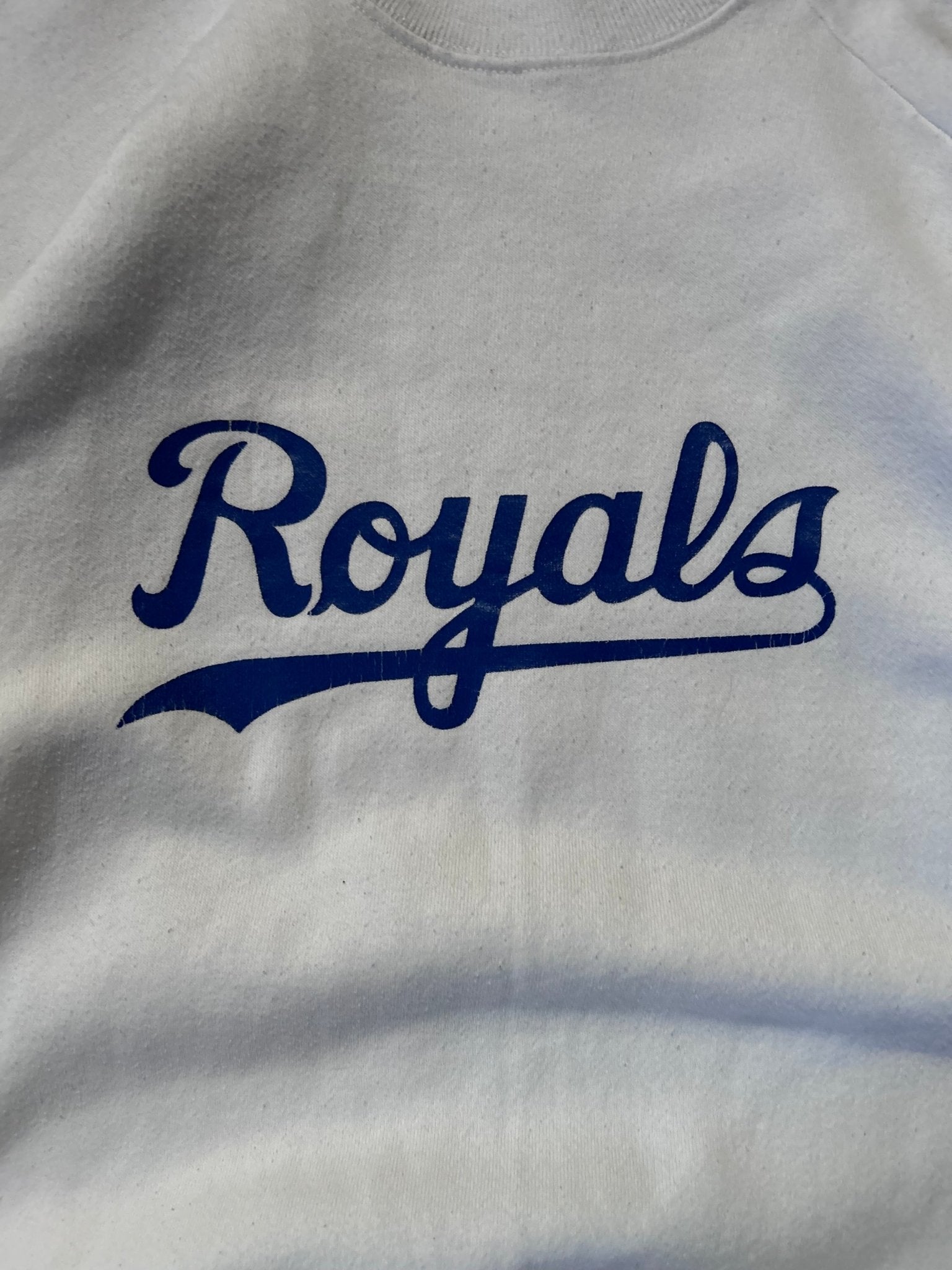 90s Vintage Kansas City Royals Script White Crewneck - XL - XL | Martin City Vintage