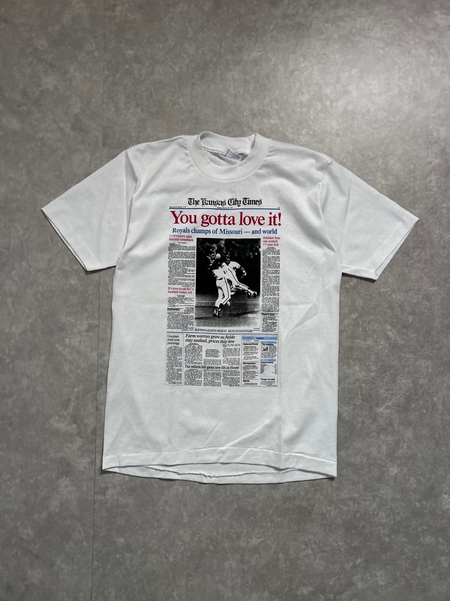 1985 Vintage Kansas City Royals World Series Champs Newspaper White T Shirt - M - M | Martin City Vintage