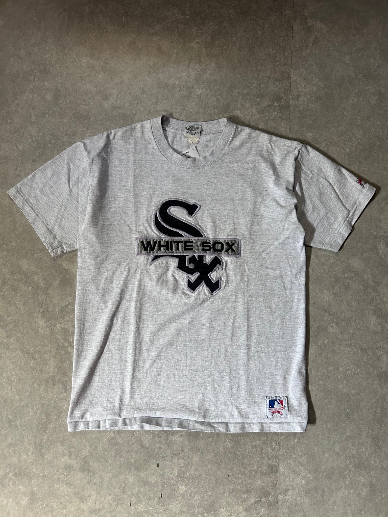 90's Vintage Chicago White Sox Embroidered Logo Heather Grey T-Shirt - XL - XL | Martin City Vintage