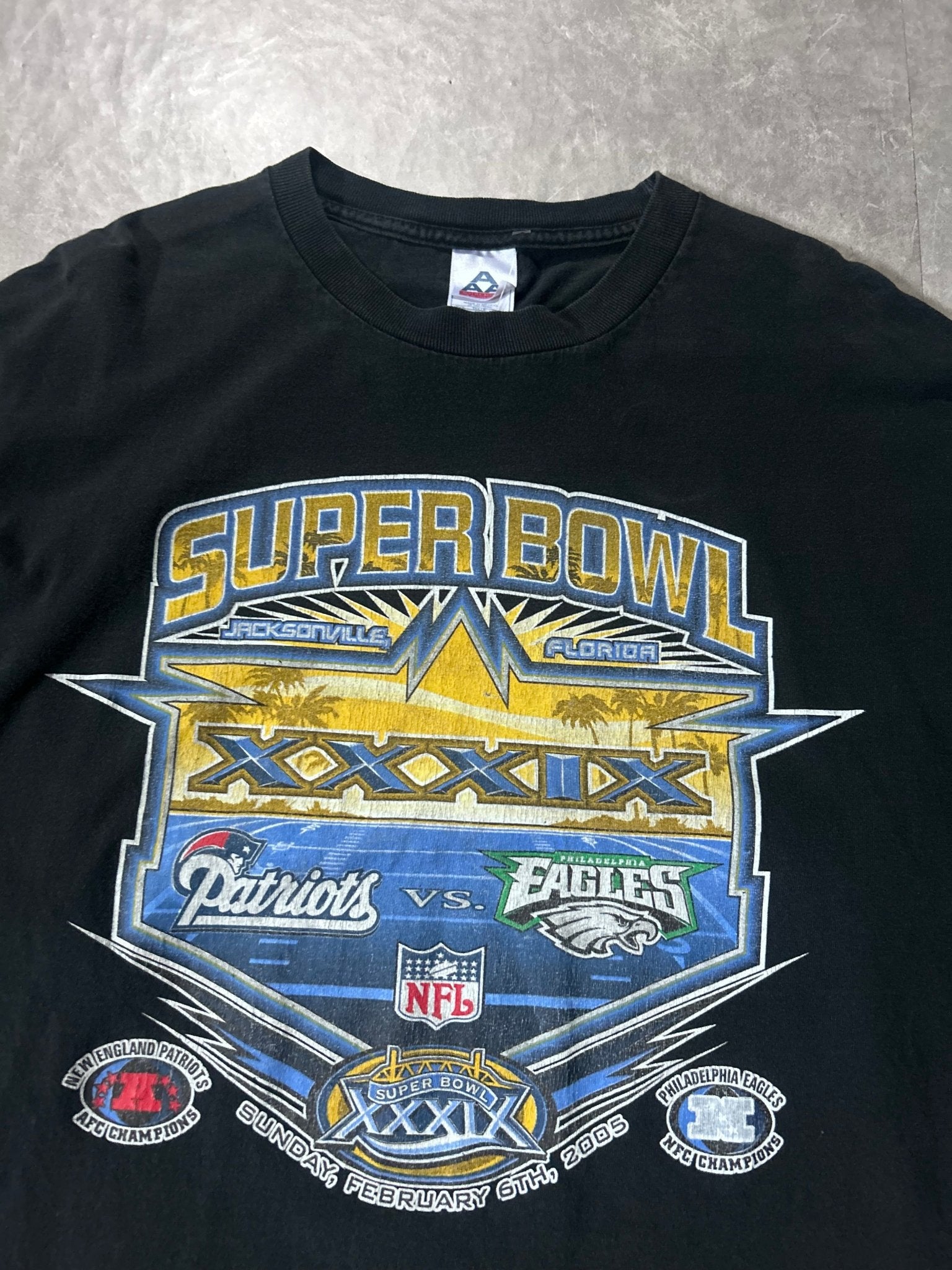 2005 Vintage New England Patriots Philadelphia Eagles Super Bowl 39 Black Long Sleeve Shirt - XL - XL | Martin City Vintage