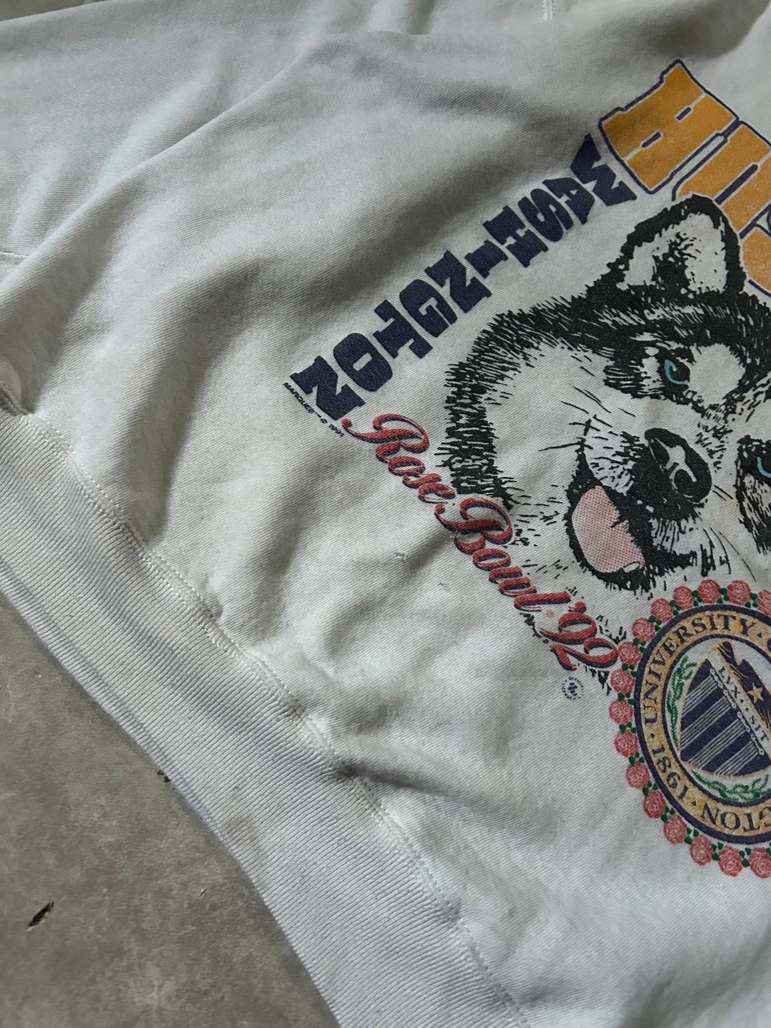 1992 Vintage Washington Huskies Rose Bowl Distressed White Crewneck - XL - XL | Martin City Vintage