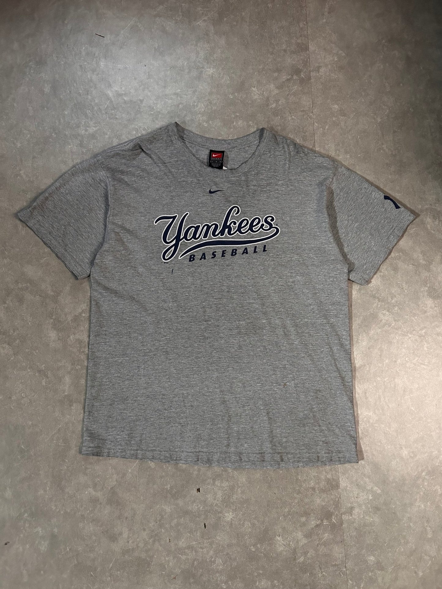 2000's Vintage New York Yankees Nike Grey T-Shirt - L - L | Martin City Vintage