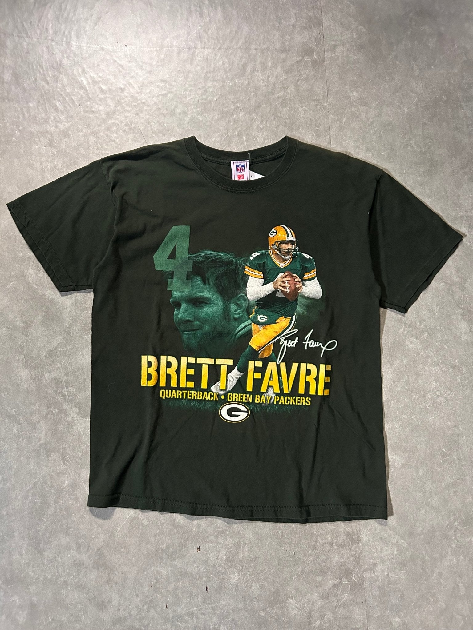 2000's Vintage Brett Favre Green Bay Packers Green T-Shirt - L - L | Martin City Vintage