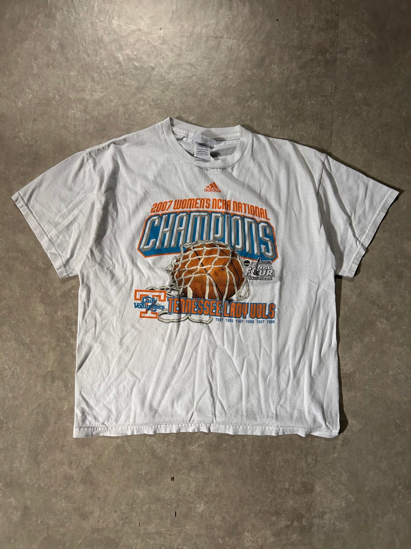 2007 Vintage NCAA National Champion Tennessee Lady Vols White T-Shirt - L - L | Martin City Vintage