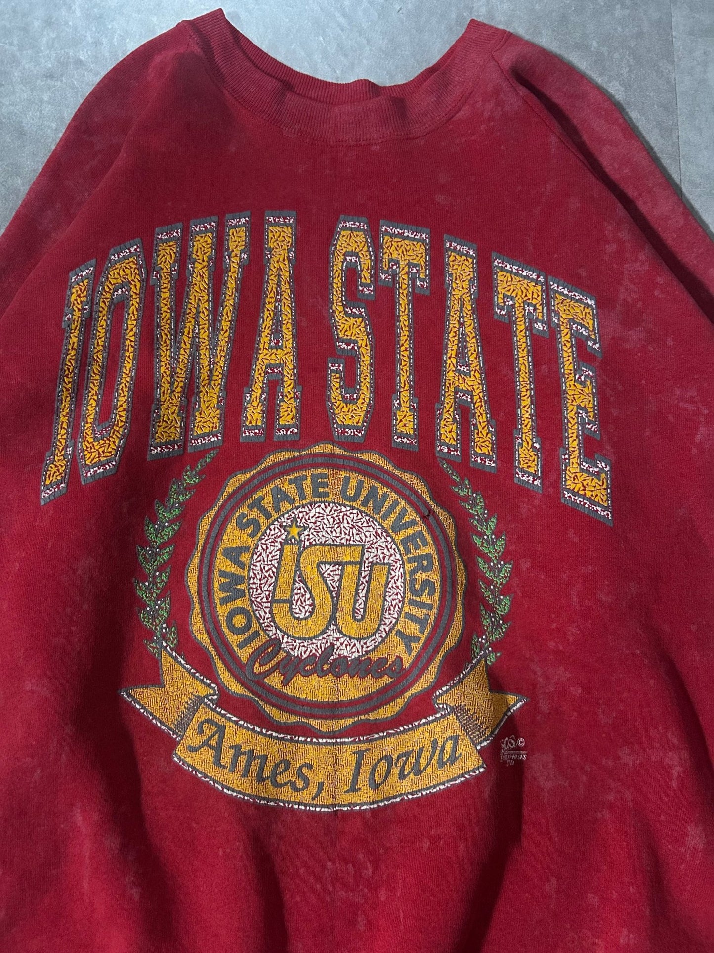 90's Vintage Iowa State Cyclones Crest Distressed Red Crewneck - XL - XL | Martin City Vintage