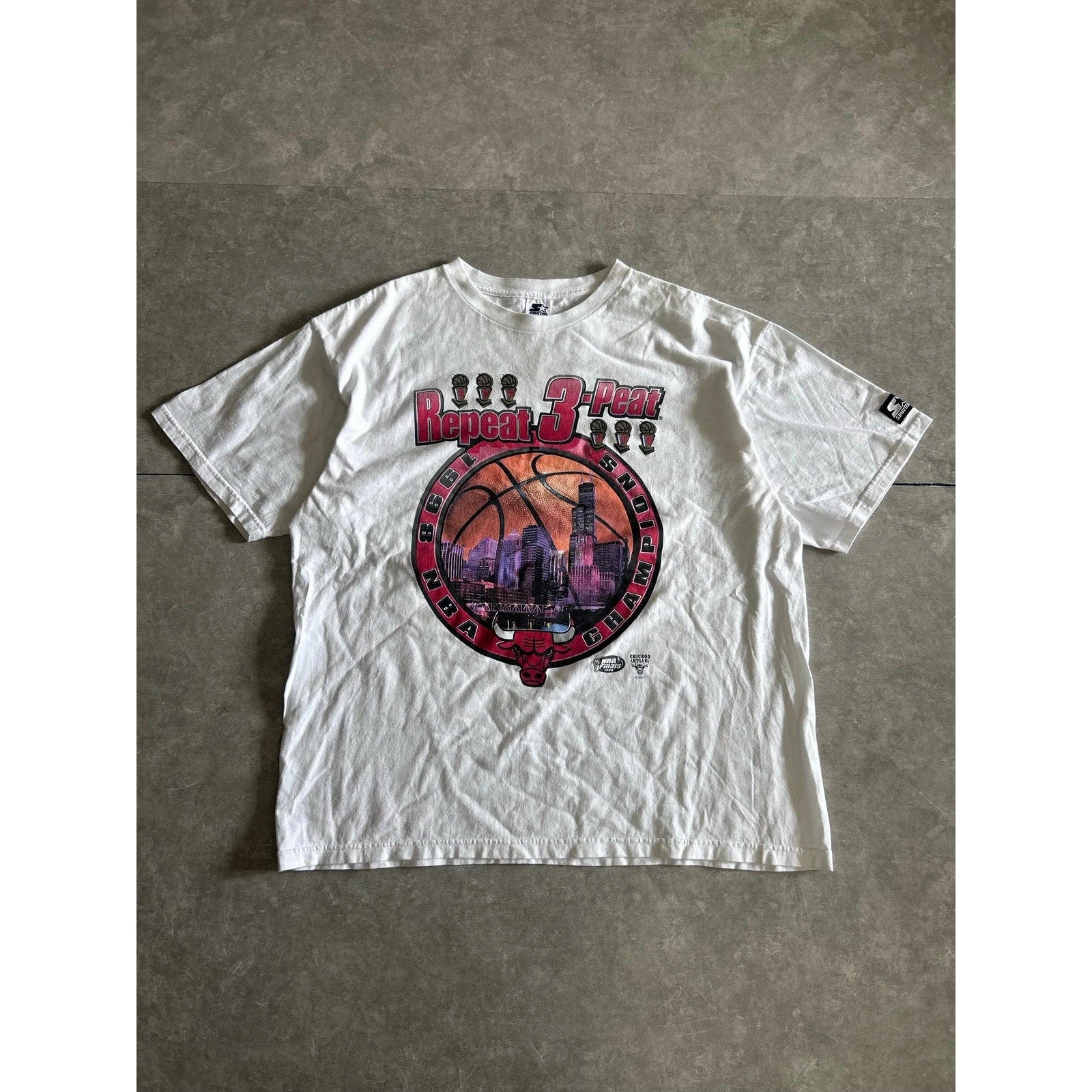 1998 Vintage Chicago Bulls Repeat 3 - Peat White T Shirt Size XL - | Martin City Vintage