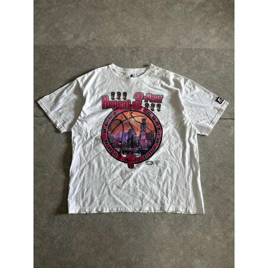 1998 Vintage Chicago Bulls Repeat 3 - Peat White T Shirt Size XL - | Martin City Vintage