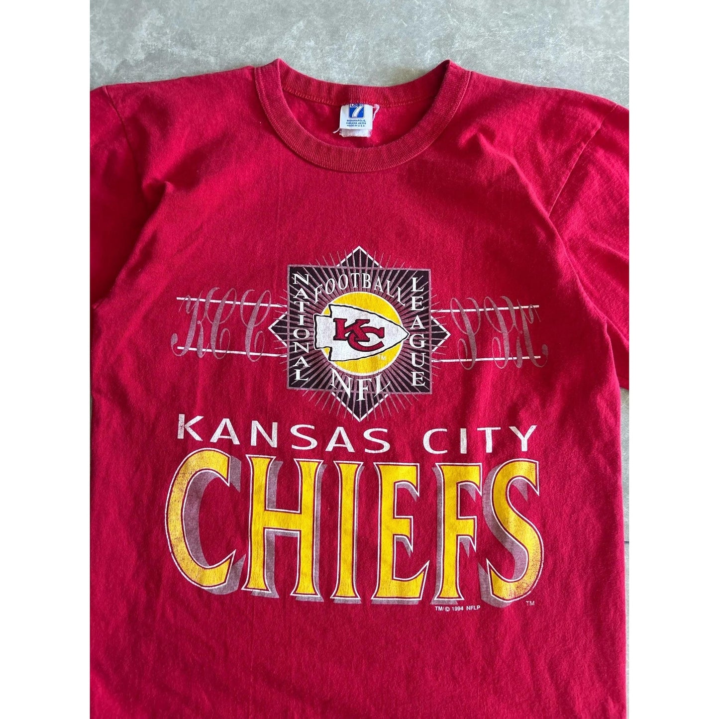 90s Vintage Kansas City Chiefs Logo7 Red T Shirt Size M - | Martin City Vintage