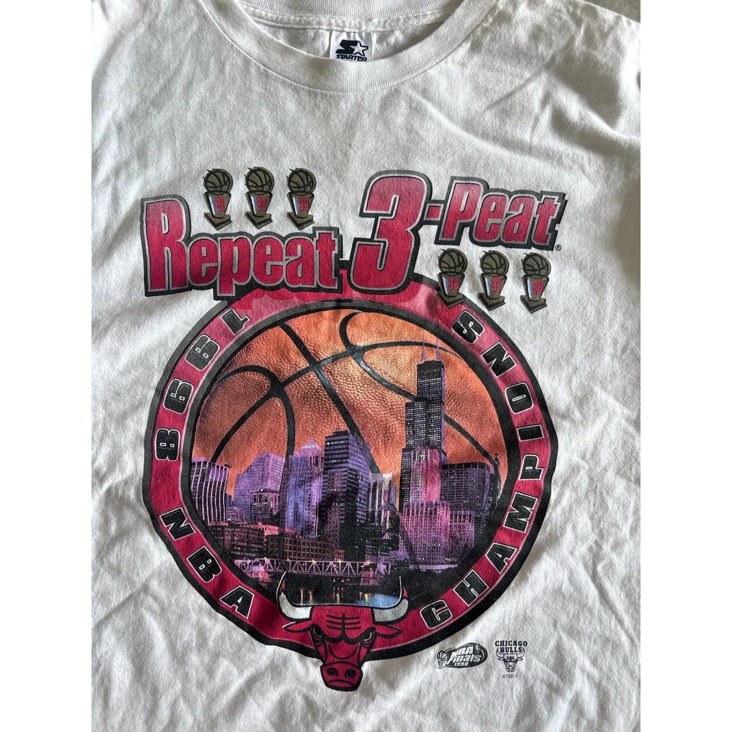 1998 Vintage Chicago Bulls Repeat 3 - Peat White T Shirt Size XL - | Martin City Vintage