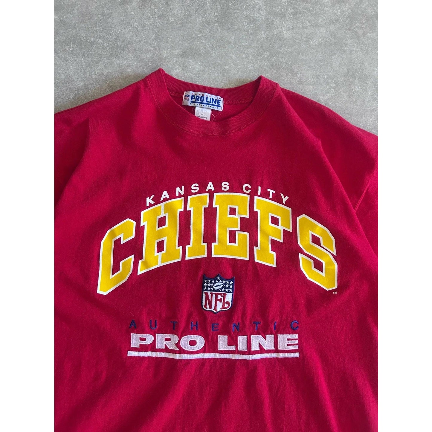 90s Vintage Kansas City Chiefs Embroidered Red T Shirt Size L - | Martin City Vintage