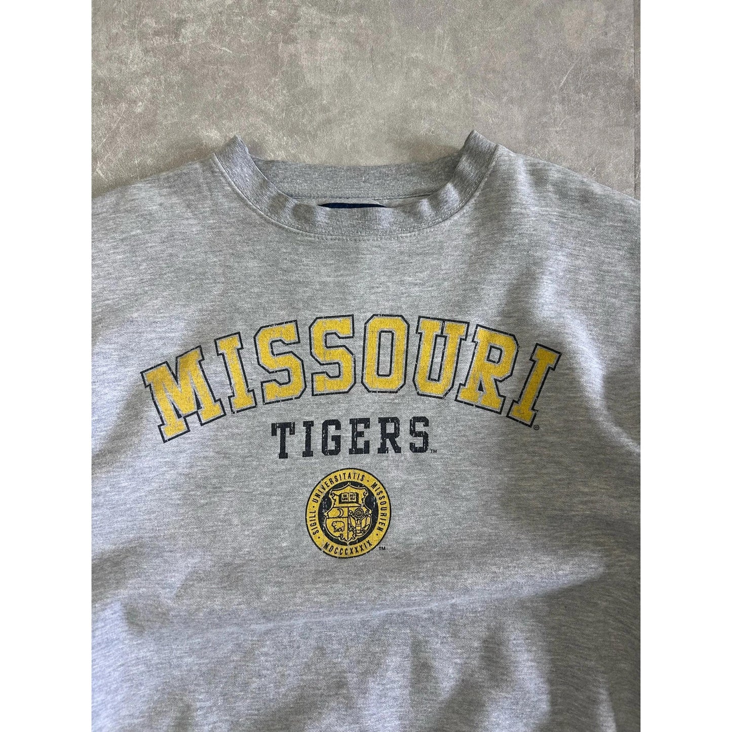 2000s Vintage Missouri Tigers Grey Crewneck Size L - | Martin City Vintage