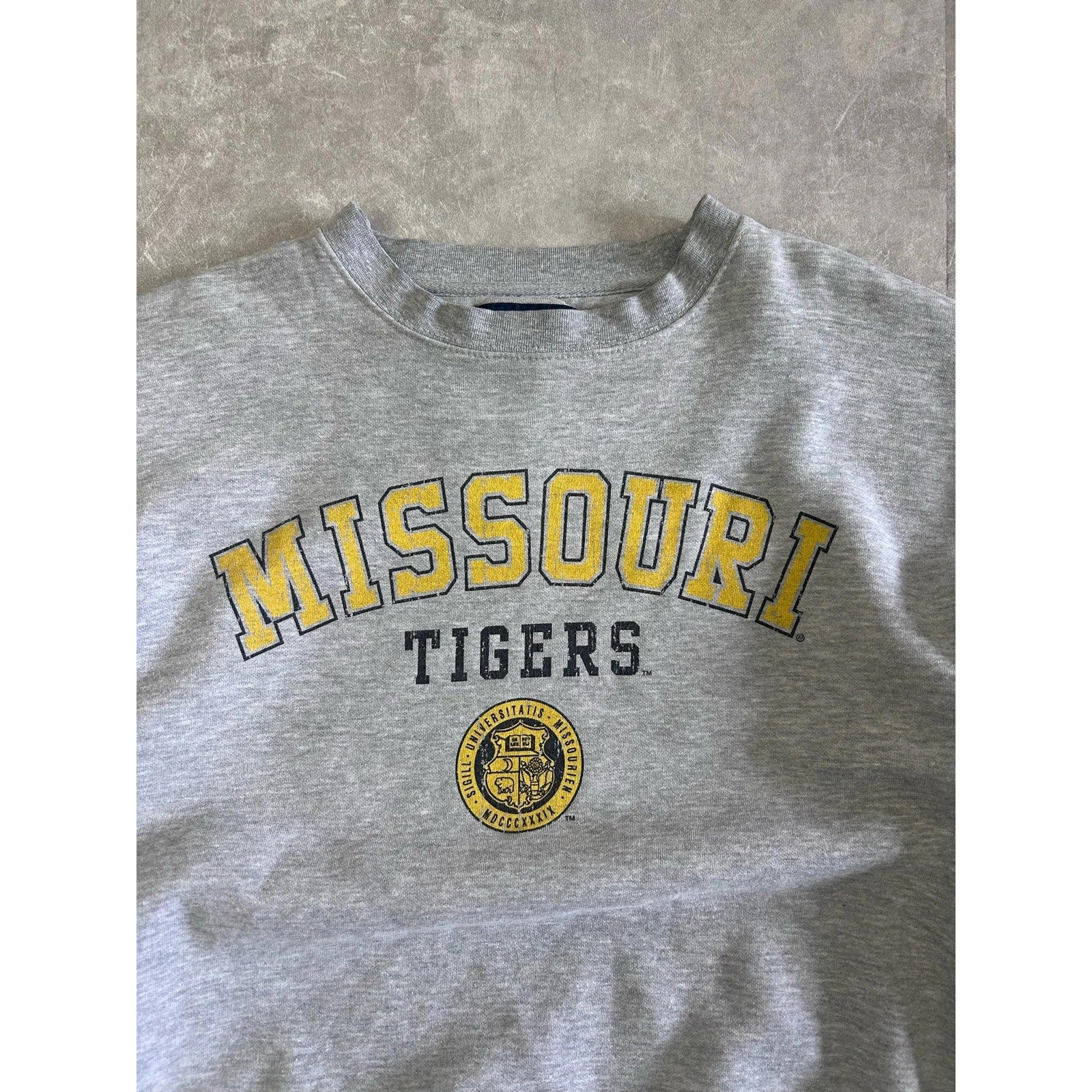 2000s Vintage Missouri Tigers Grey Crewneck Size L - | Martin City Vintage